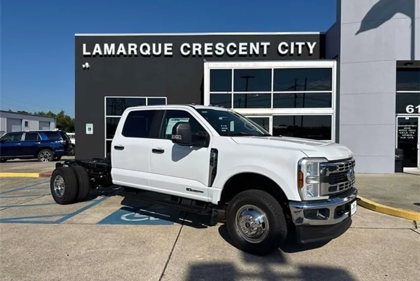 2026 Ford F-350 photo 1