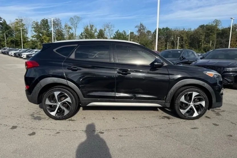 2017 Hyundai Tucson Sport photo 1
