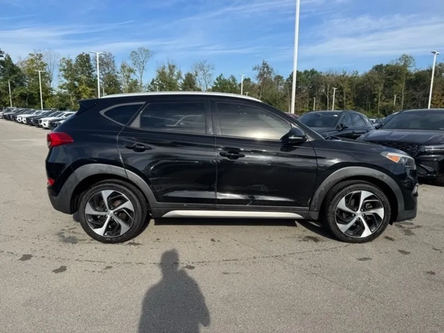 2017 Hyundai Tucson Sport photo 1