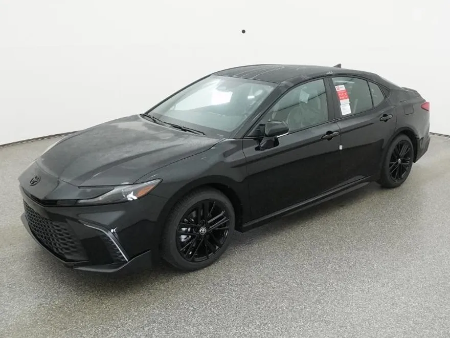 2026 Toyota Camry SE photo 1