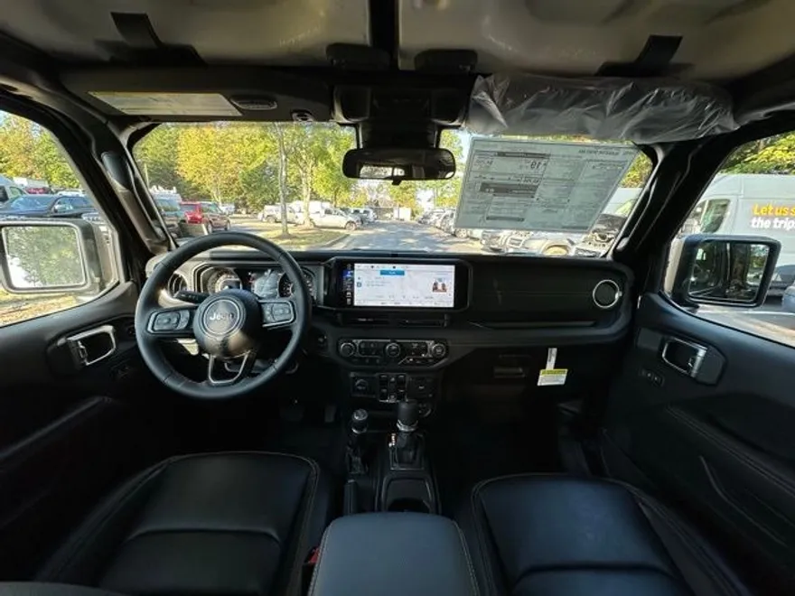 2025 Jeep Gladiator Sport photo 1
