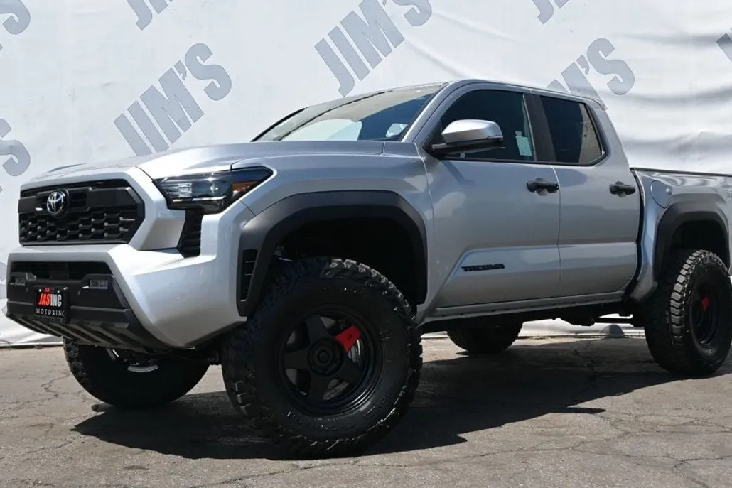 2024 Toyota Tacoma TRD Double Cab 4x4 photo 1