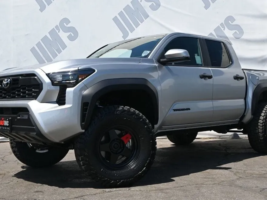 2024 Toyota Tacoma TRD Double Cab 4x4 photo 1
