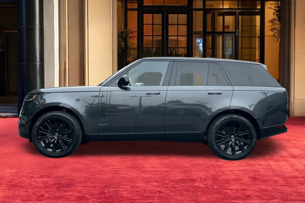 2025 Land Rover Range Rover SE photo 1
