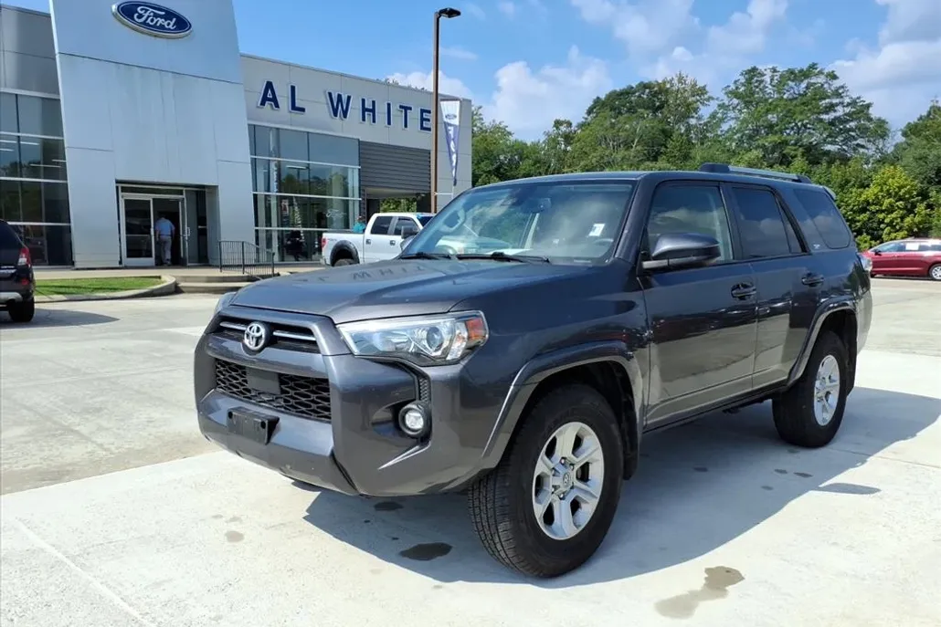 2023 Toyota 4Runner SR5 photo 1