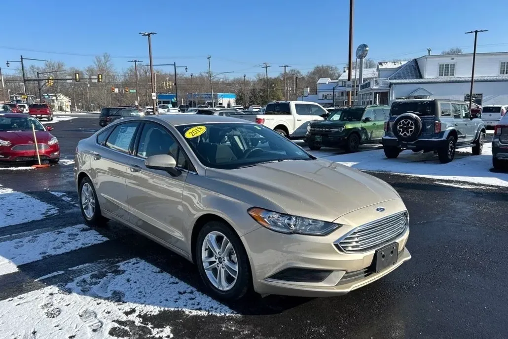 2018 Ford Fusion SE photo 1