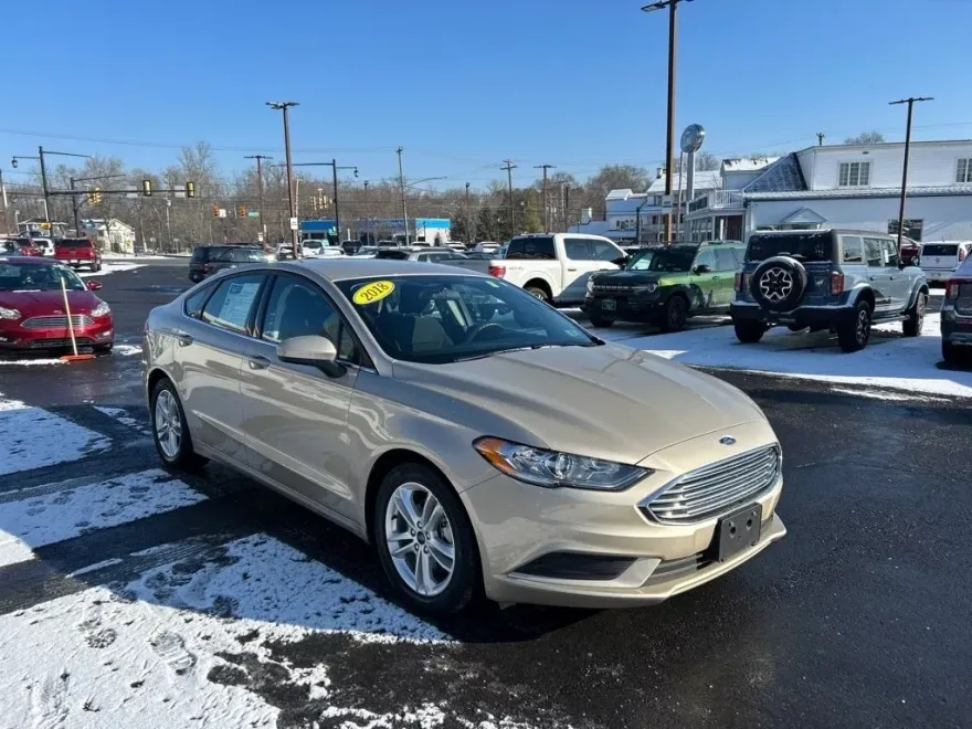 2018 Ford Fusion SE photo 1