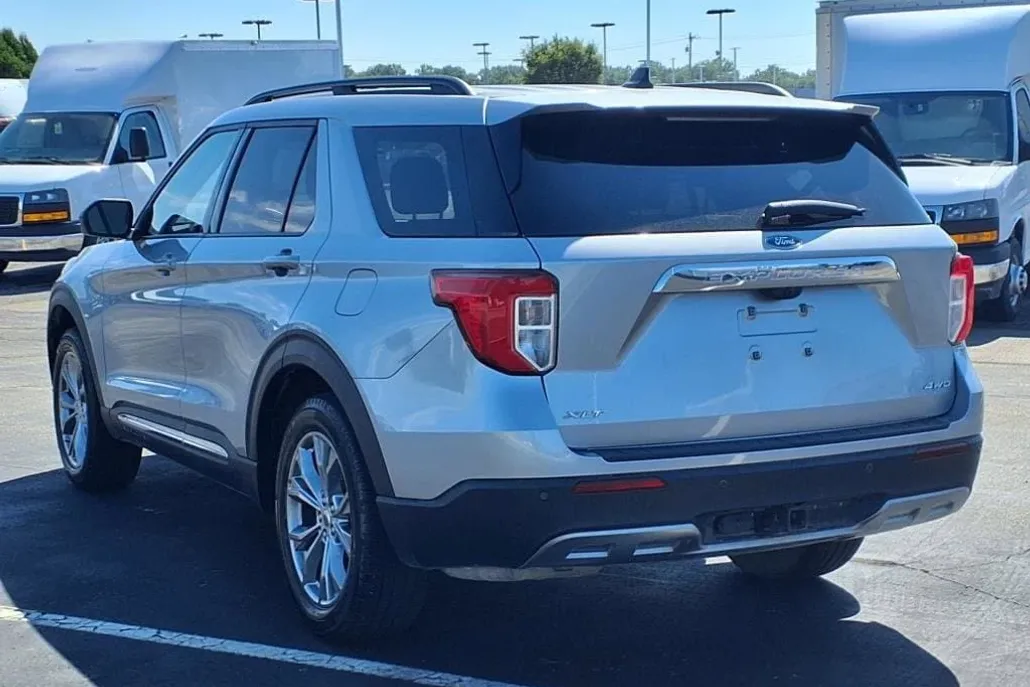 2022 Ford Explorer XLT photo 1