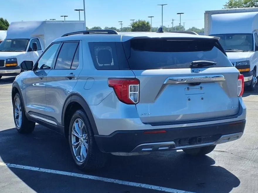 2022 Ford Explorer XLT photo 1