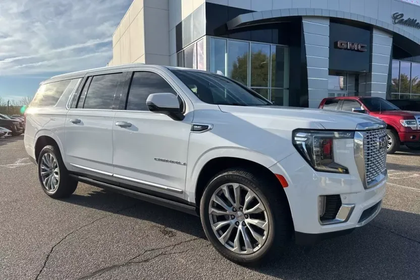 2022 Gmc Yukon XL Denali photo 1