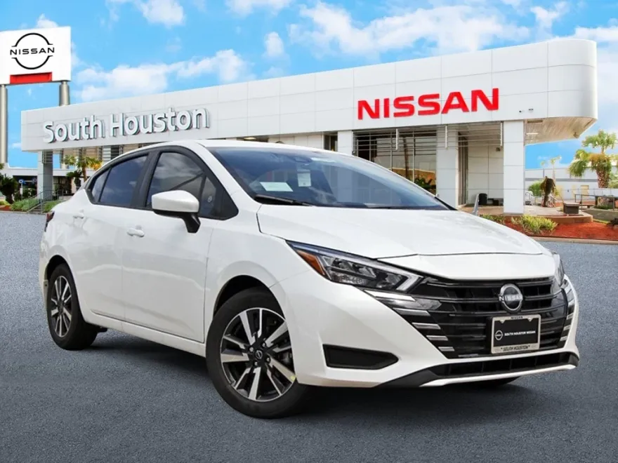 2025 Nissan Versa 1.6 SV photo 1