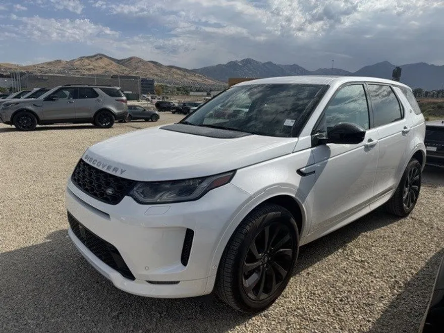 2024 Land Rover Discovery Sport S photo 1