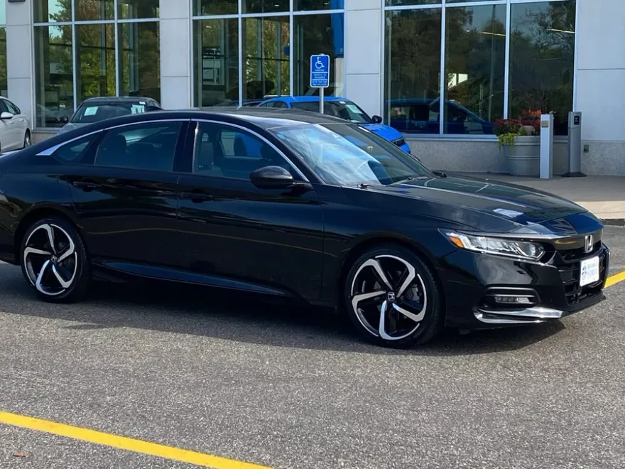 2018 Honda Accord Sport 2.0T photo 1