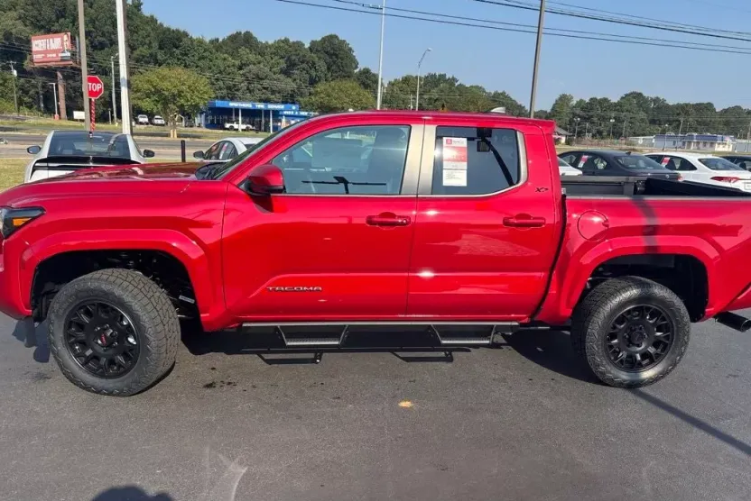 2025 Toyota Tacoma SR5 photo 1