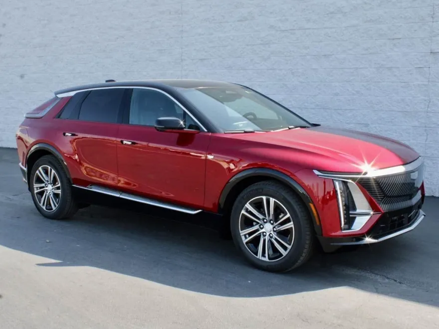 2025 Cadillac Lyriq Luxury photo 1