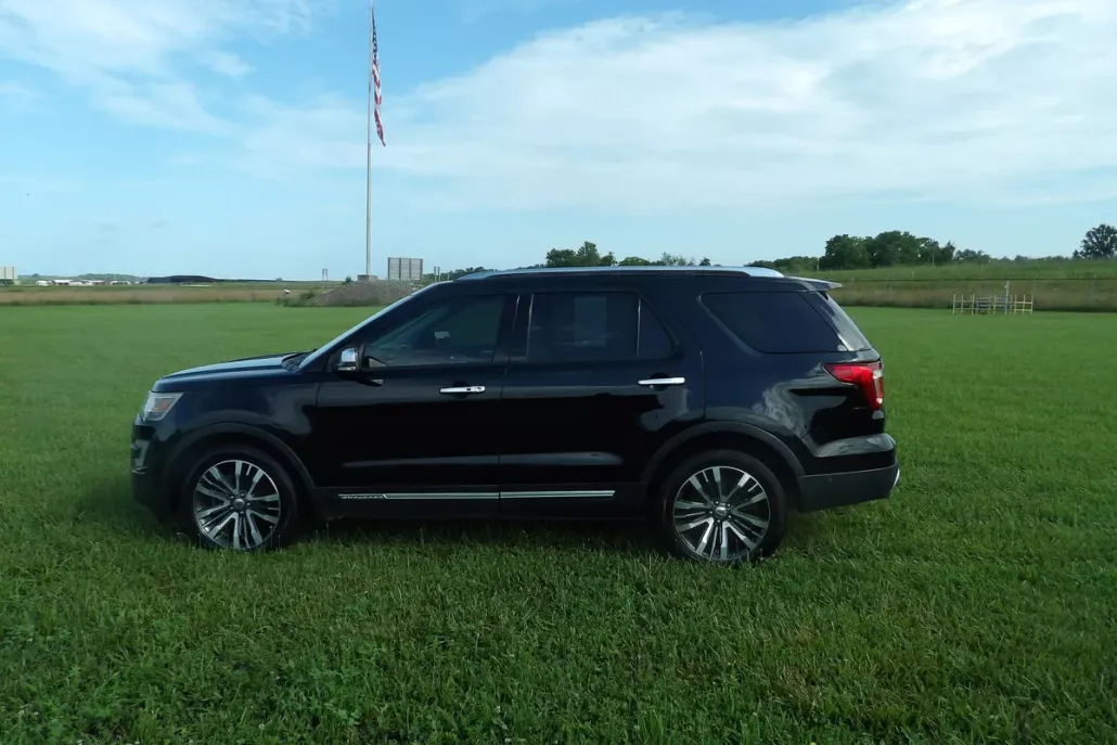 2016 Ford Explorer Platinum photo 1