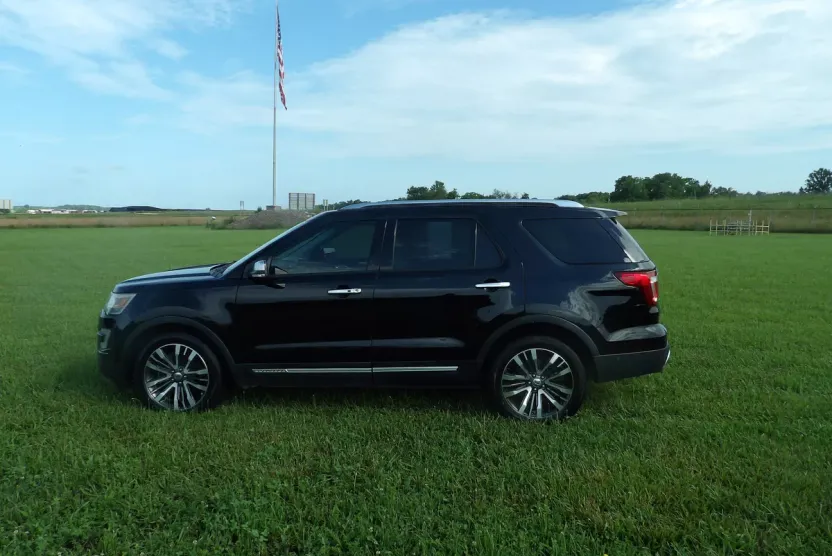2016 Ford Explorer Platinum photo 1