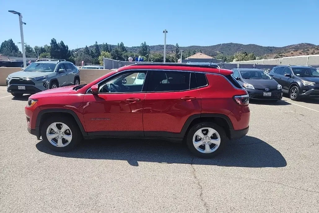 2019 Jeep Compass Latitude photo 1