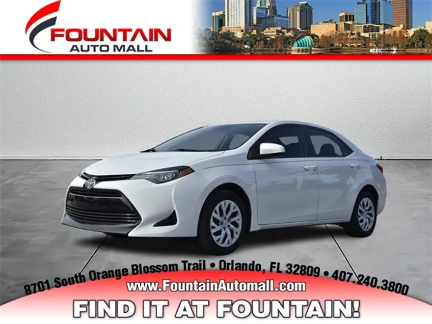 2018 Toyota Corolla LE photo 1