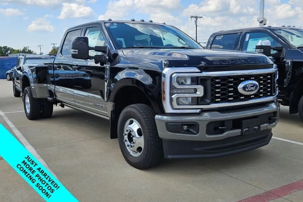 2026 Ford F-350 King Ranch photo 1