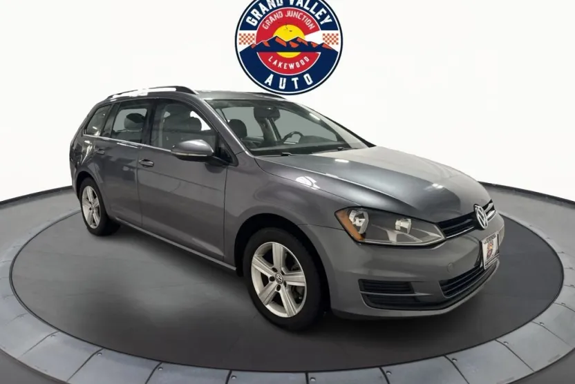 2015 Volkswagen Golf SportWagen S photo 1
