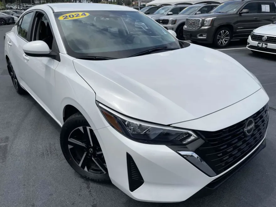 2024 Nissan Sentra SV photo 1