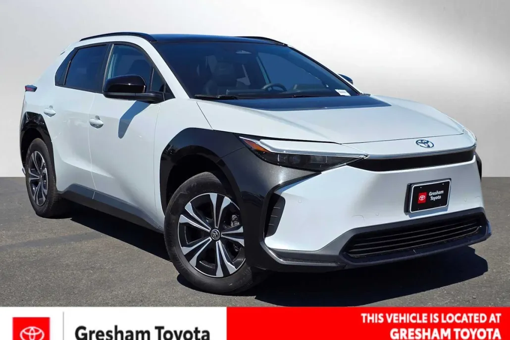 2023 Toyota bZ4X XLE photo 1