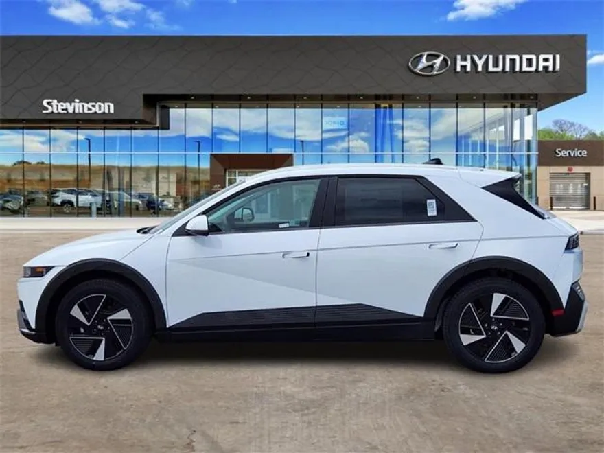 2025 Hyundai Ioniq 5 SEL photo 1