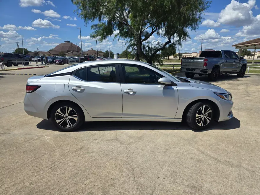 2023 Nissan Sentra SV photo 1