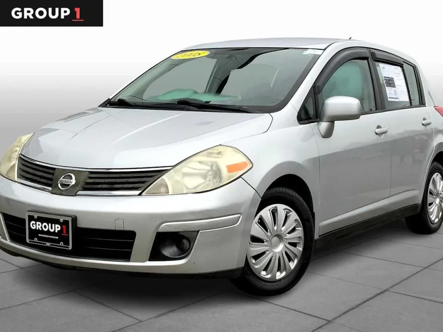 2008 Nissan Versa 1.8 S photo 1