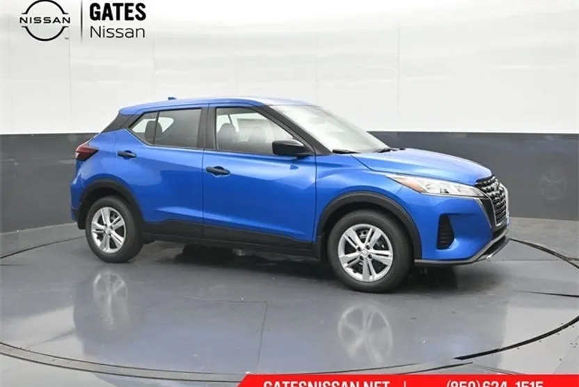2025 Nissan Kicks Play S photo 1