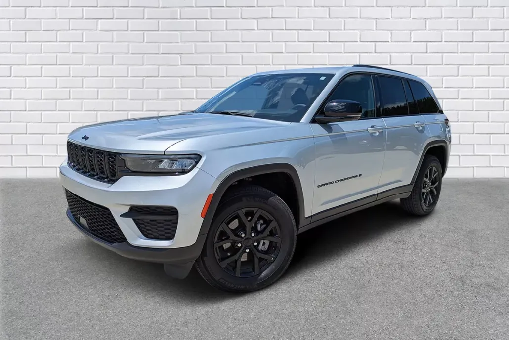 2024 Jeep Grand Cherokee Altitude photo 1