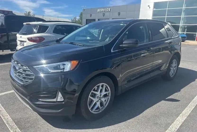 2021 Ford Edge SEL photo 1