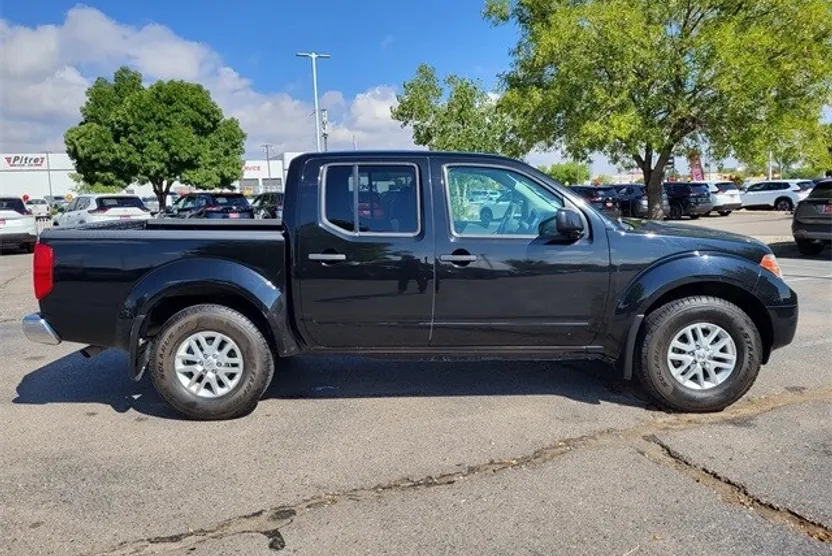 2017 Nissan Frontier SV photo 1