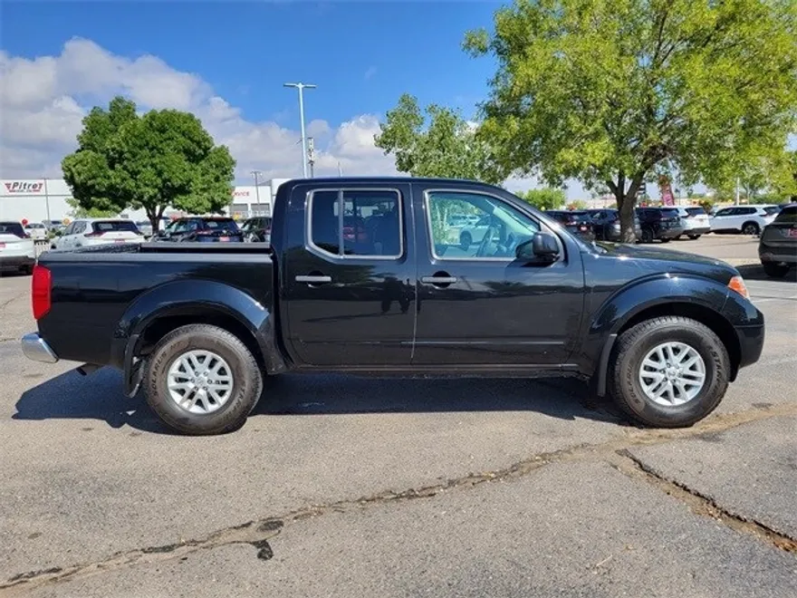 2017 Nissan Frontier SV photo 1