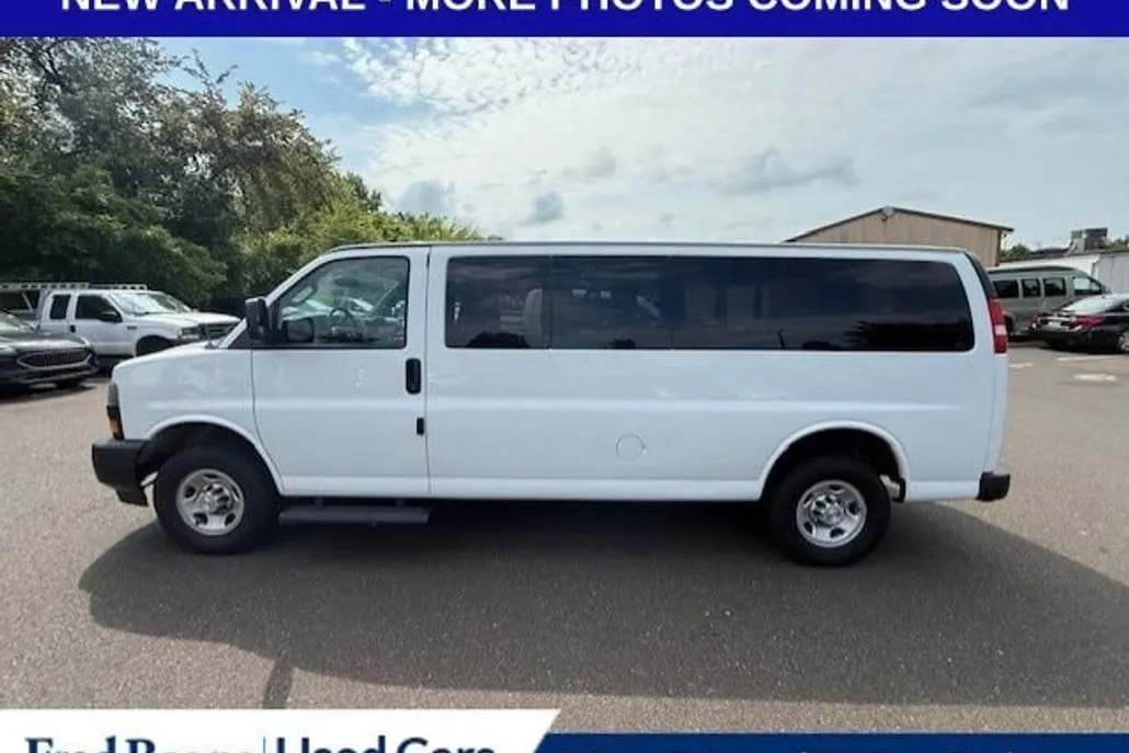 2023 Chevrolet Express Passenger 3500 Van photo 1