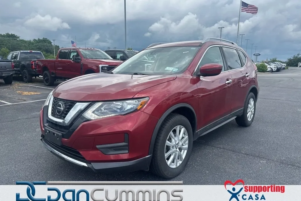 2019 Nissan Rogue SV photo 1