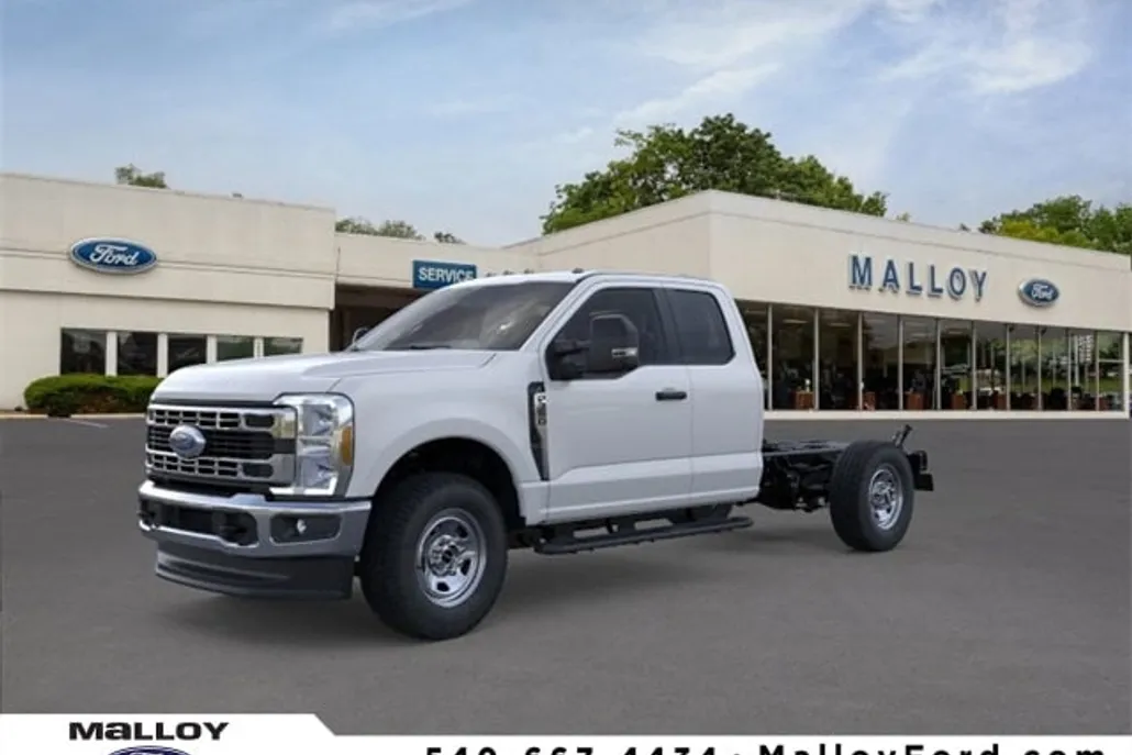 2025 Ford F-350 XL photo 1