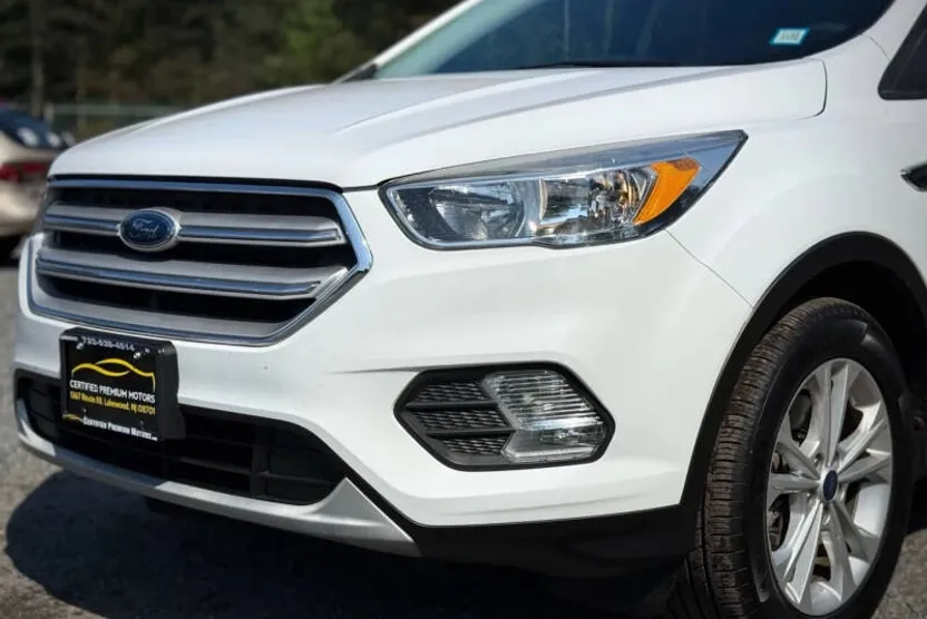 2019 Ford Escape SE photo 1