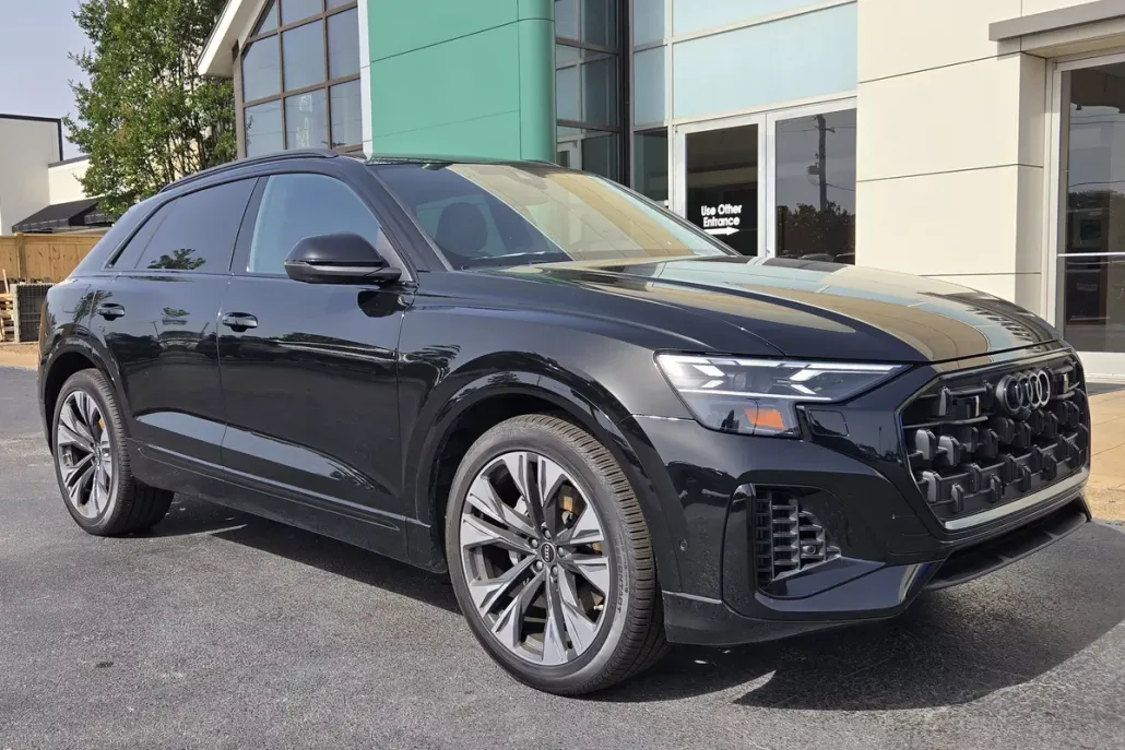 2025 Audi Q8 Prestige 55 photo 1