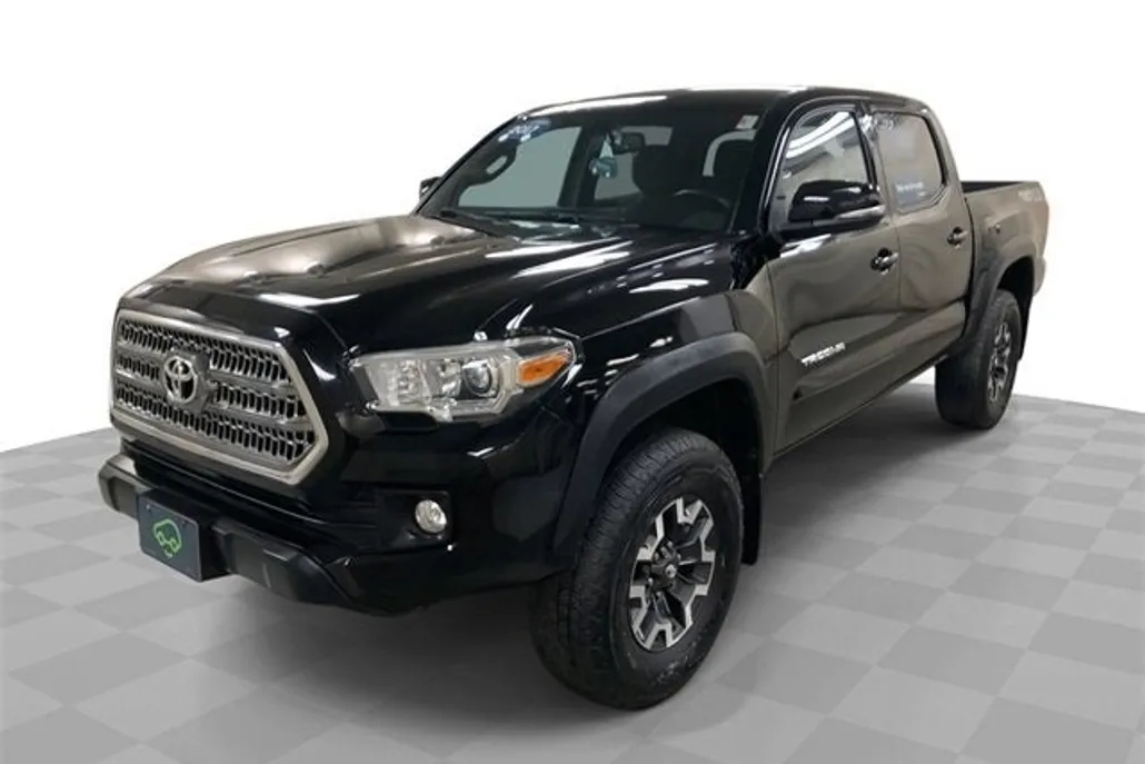 2017 Toyota Tacoma TRD photo 1