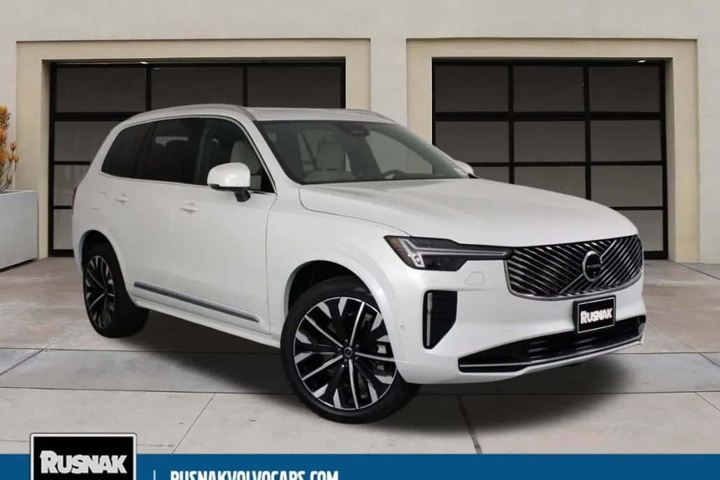 2026 Volvo XC90 Plus photo 1