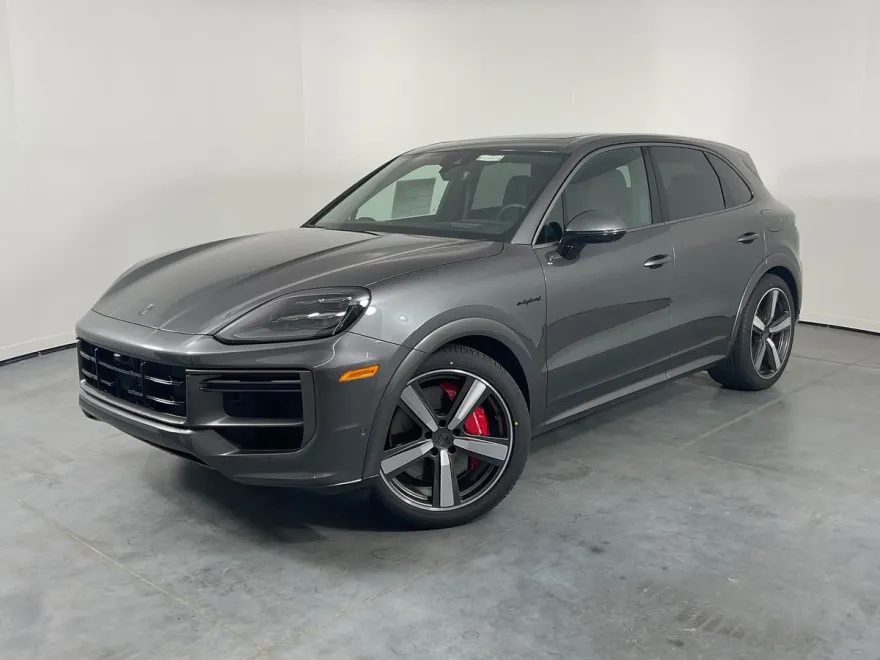 2025 Porsche Cayenne Turbo E-Hybrid photo 1