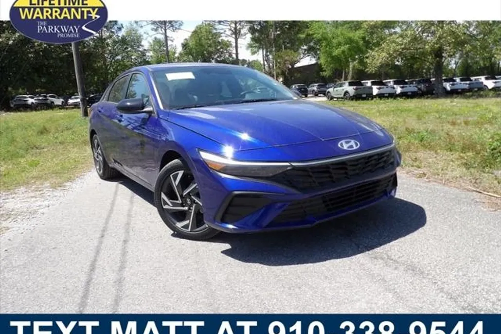 2025 Hyundai Elantra SEL Sport photo 1