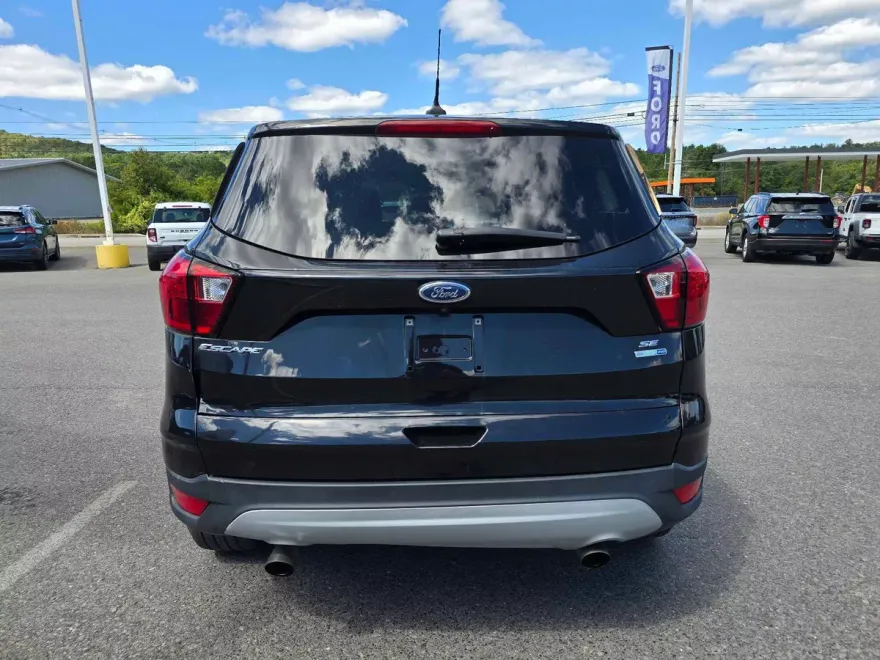 2019 Ford Escape SE photo 1