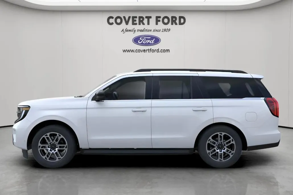 2025 Ford Expedition Base photo 1