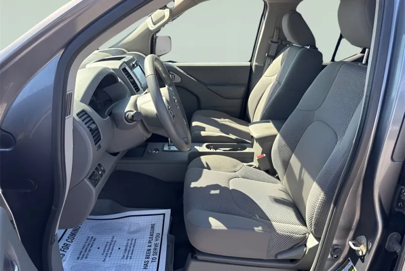 2021 Nissan Frontier Crew Cab SV photo 1
