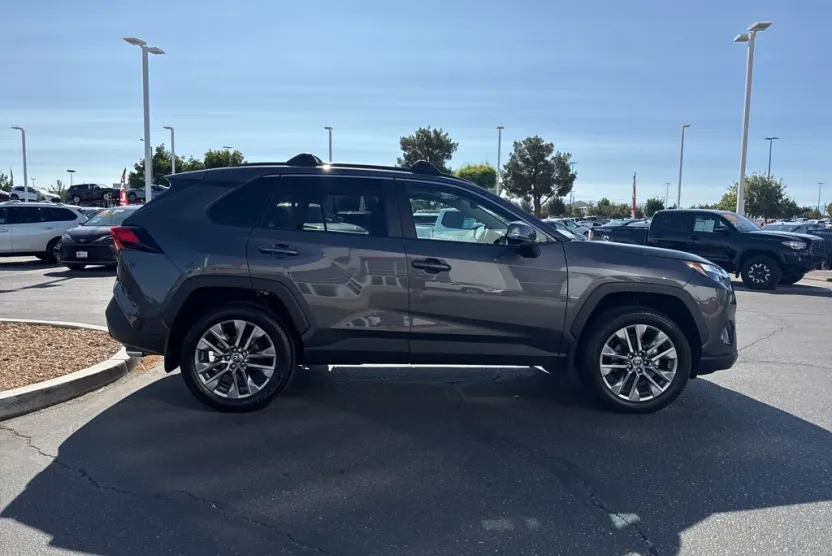 2025 Toyota RAV4 XLE Premium photo 1