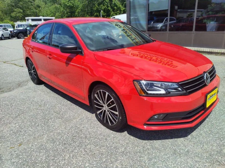 2016 Volkswagen Jetta 1.8T Sport photo 1