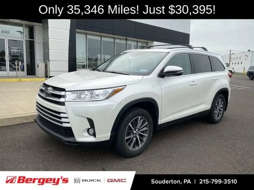 2019 Toyota Highlander XLE photo 1